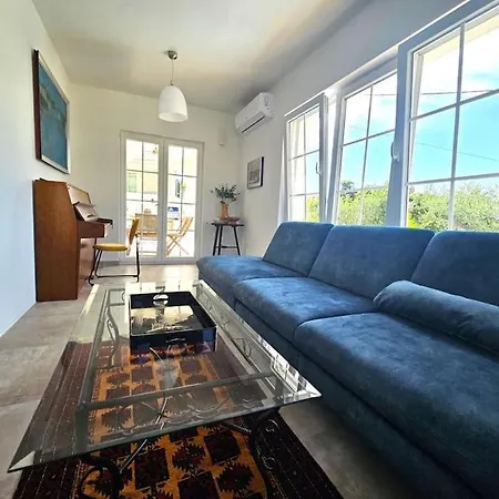 Pool House Arbanija
