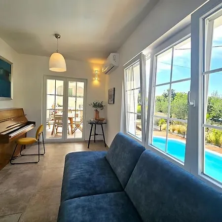Pool House Arbanija *