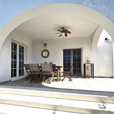 Casa de Férias Pool House Arbanija *