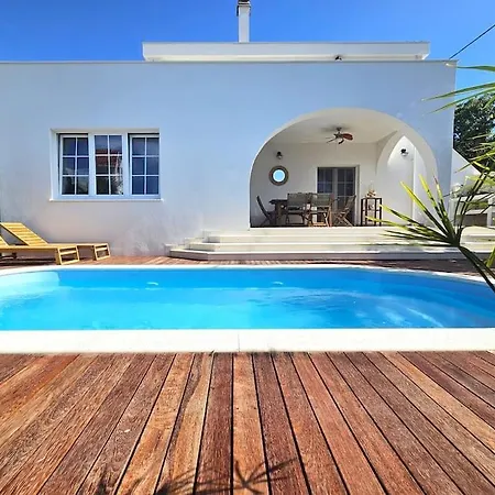 Pool House Arbanija *
