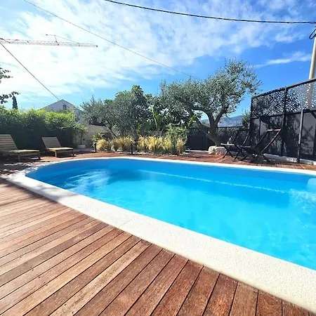 別荘 Pool House Arbanija