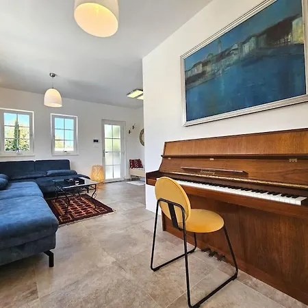 펜션 Pool House Arbanija 트로기르